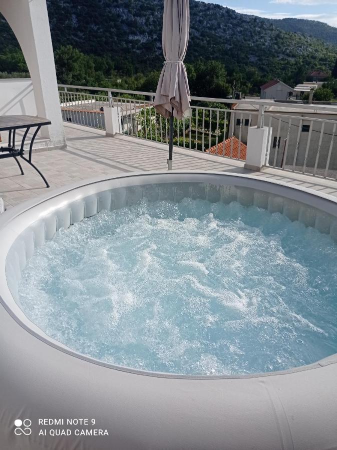 Holiday Home Horizonte With Jacuzzi Gornja Brela Exteriör bild