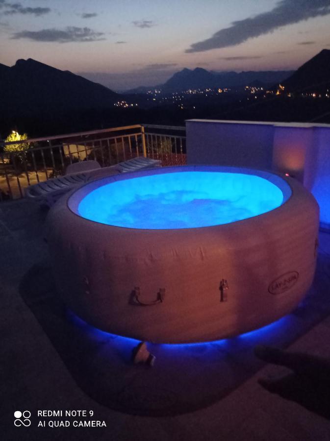 Holiday Home Horizonte With Jacuzzi Gornja Brela Exteriör bild