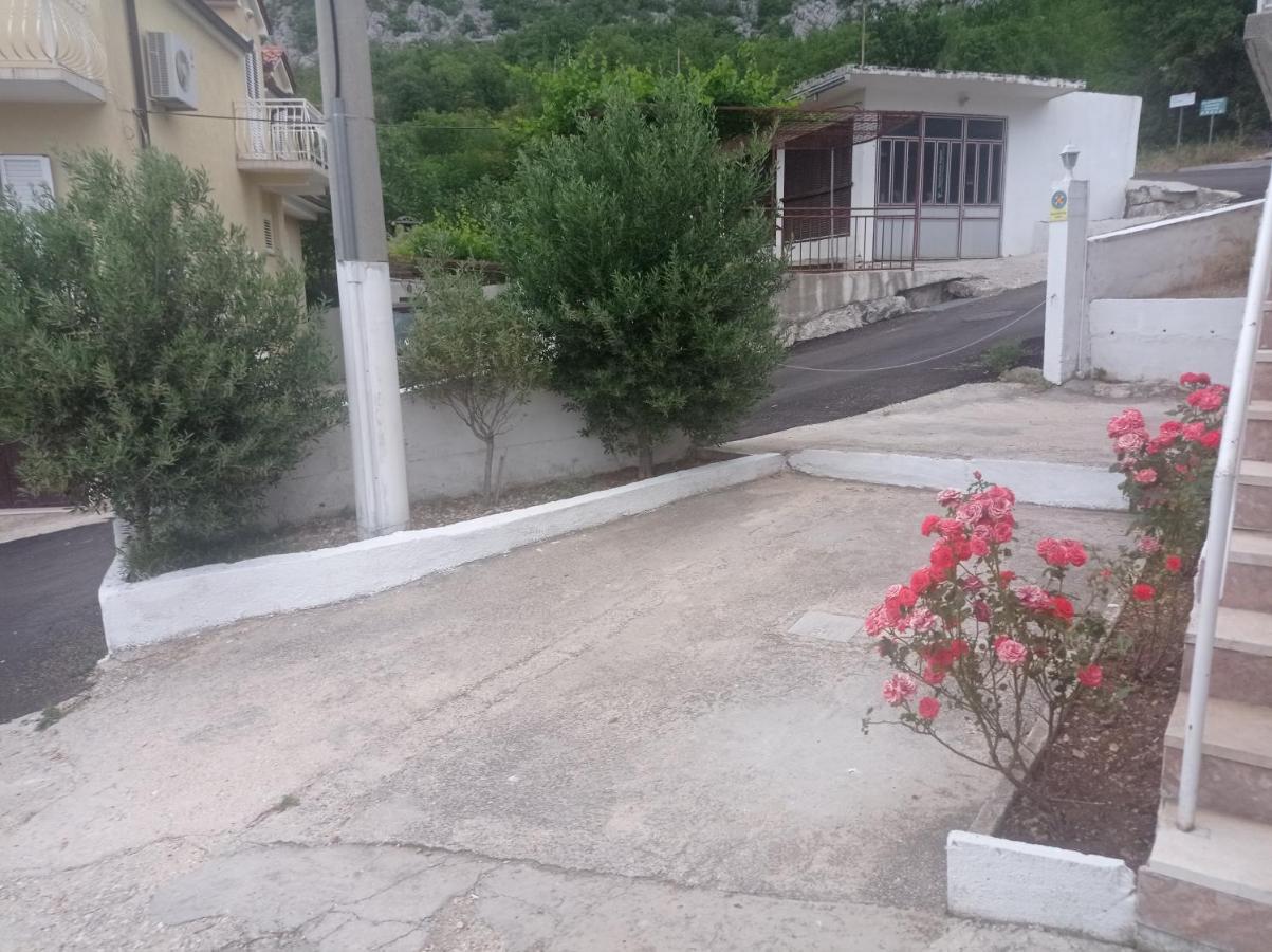 Holiday Home Horizonte With Jacuzzi Gornja Brela Exteriör bild