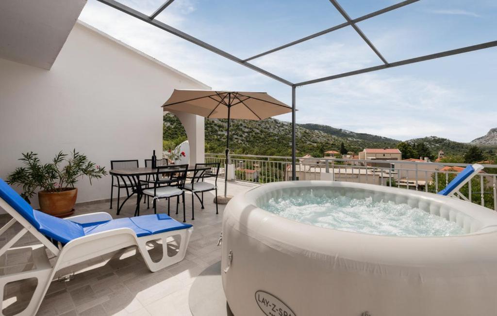Holiday Home Horizonte With Jacuzzi Gornja Brela Exteriör bild