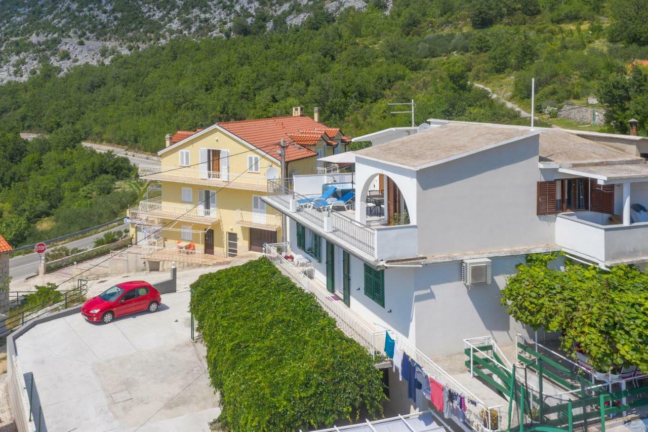 Holiday Home Horizonte With Jacuzzi Gornja Brela Exteriör bild