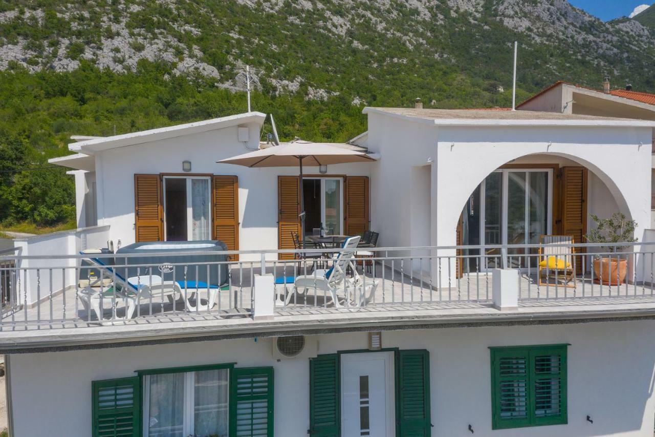 Holiday Home Horizonte With Jacuzzi Gornja Brela Exteriör bild